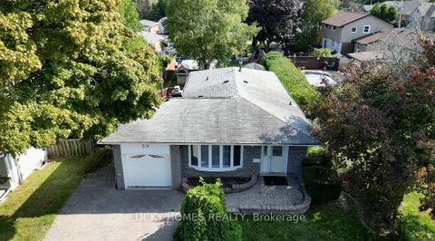 Photo 7 at 33 Vanstone Court, Bowmanville, Clarington