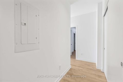 Photo 3 at 406 - 722 Marlee Avenue, Glen Park, Toronto