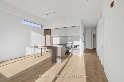 Photo 7 at 406 - 722 Marlee Avenue, Glen Park, Toronto