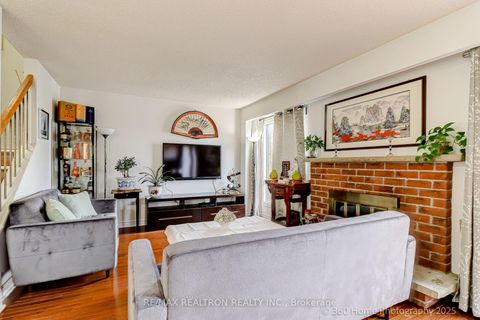 Photo 5 at 51 Campania Crescent, Milliken, Toronto