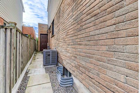 Photo 22 at 51 Campania Crescent, Milliken, Toronto