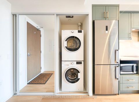 Photo 15 at 2209 - 251 Jarvis Street, Yonge Corridor, Toronto Photo 15 at 2209 - 251 Jarvis Street, Yonge Corridor, Toronto