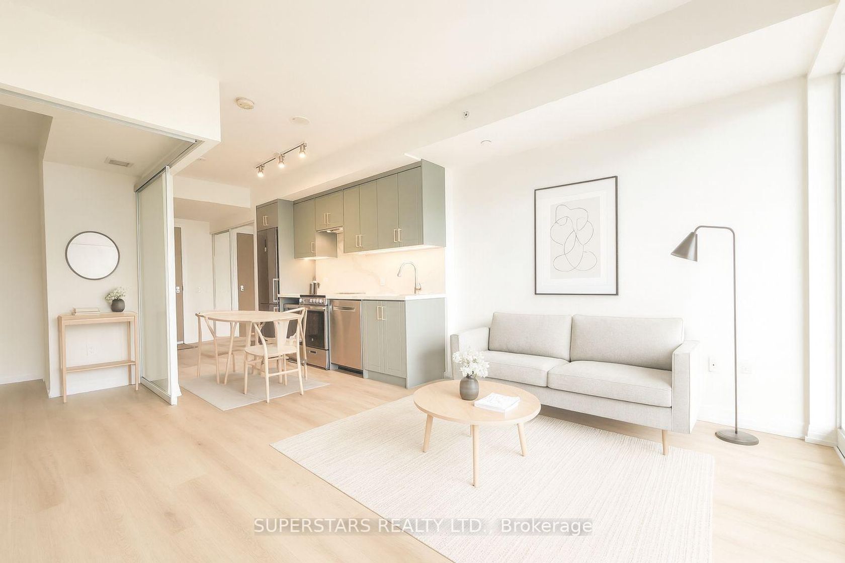 2209 - 251 Jarvis Street, Yonge Corridor, Toronto  by Loree Meneguzzi Real Estate 2209 - 251 Jarvis Street, Yonge Corridor, Toronto
