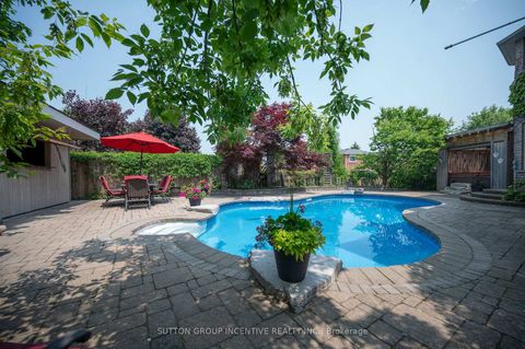 Photo 2 at 10 Gordon Court, West Bayfield, Barrie