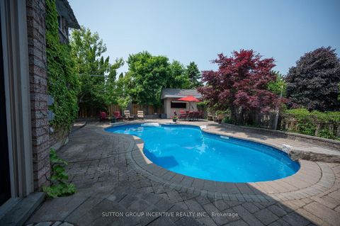 Photo 4 at 10 Gordon Court, West Bayfield, Barrie Photo 4 at 10 Gordon Court, West Bayfield, Barrie