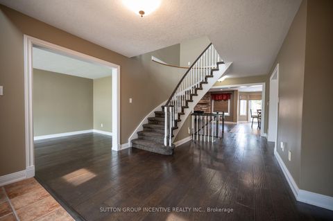 Photo 6 at 10 Gordon Court, West Bayfield, Barrie Photo 6 at 10 Gordon Court, West Bayfield, Barrie