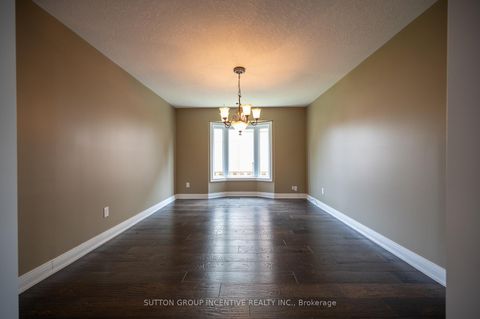 Photo 11 at 10 Gordon Court, West Bayfield, Barrie