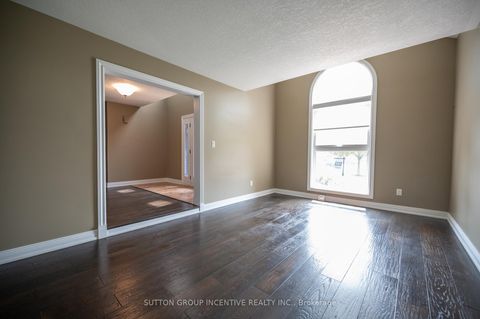 Photo 13 at 10 Gordon Court, West Bayfield, Barrie