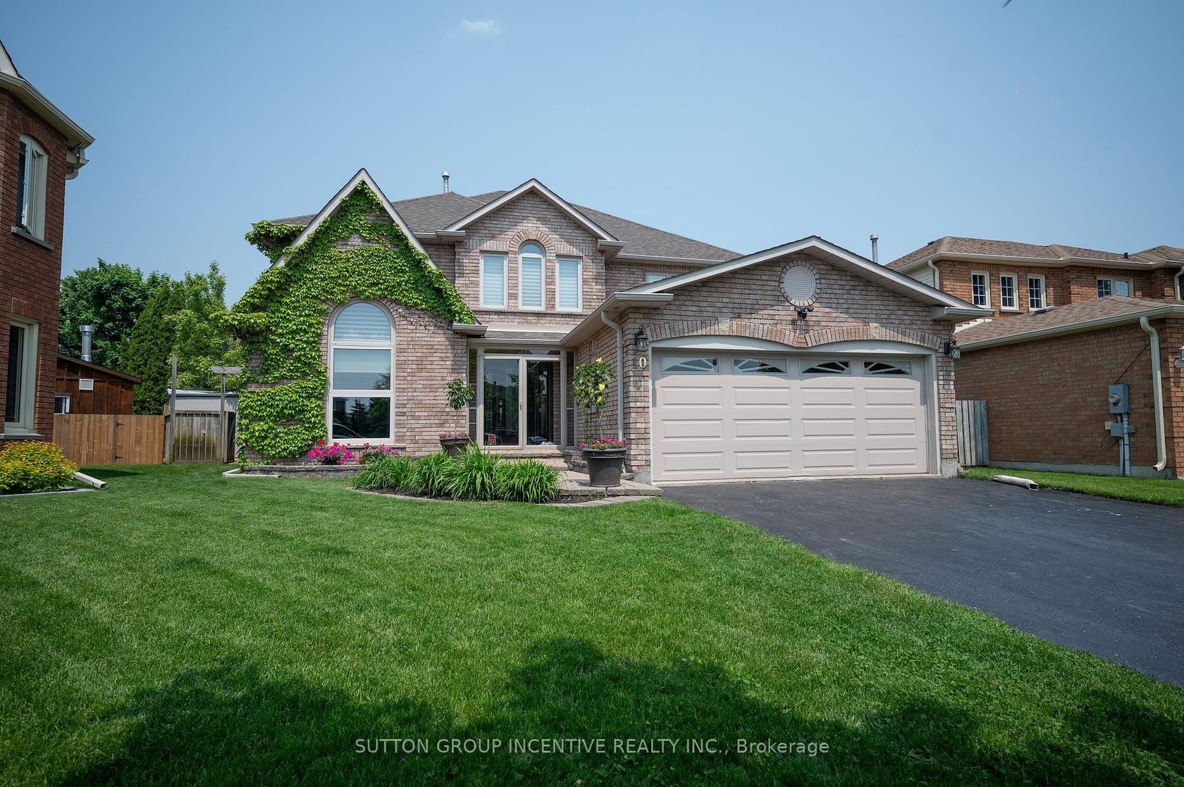 10 Gordon Court, West Bayfield, Barrie photo number 2