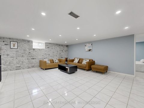 Photo 24 at 174 LANGSTAFF Road, South Richvale, Richmond Hill