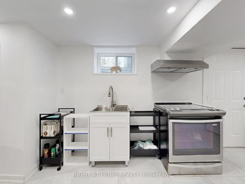 Photo 30 at 174 LANGSTAFF Road, South Richvale, Richmond Hill