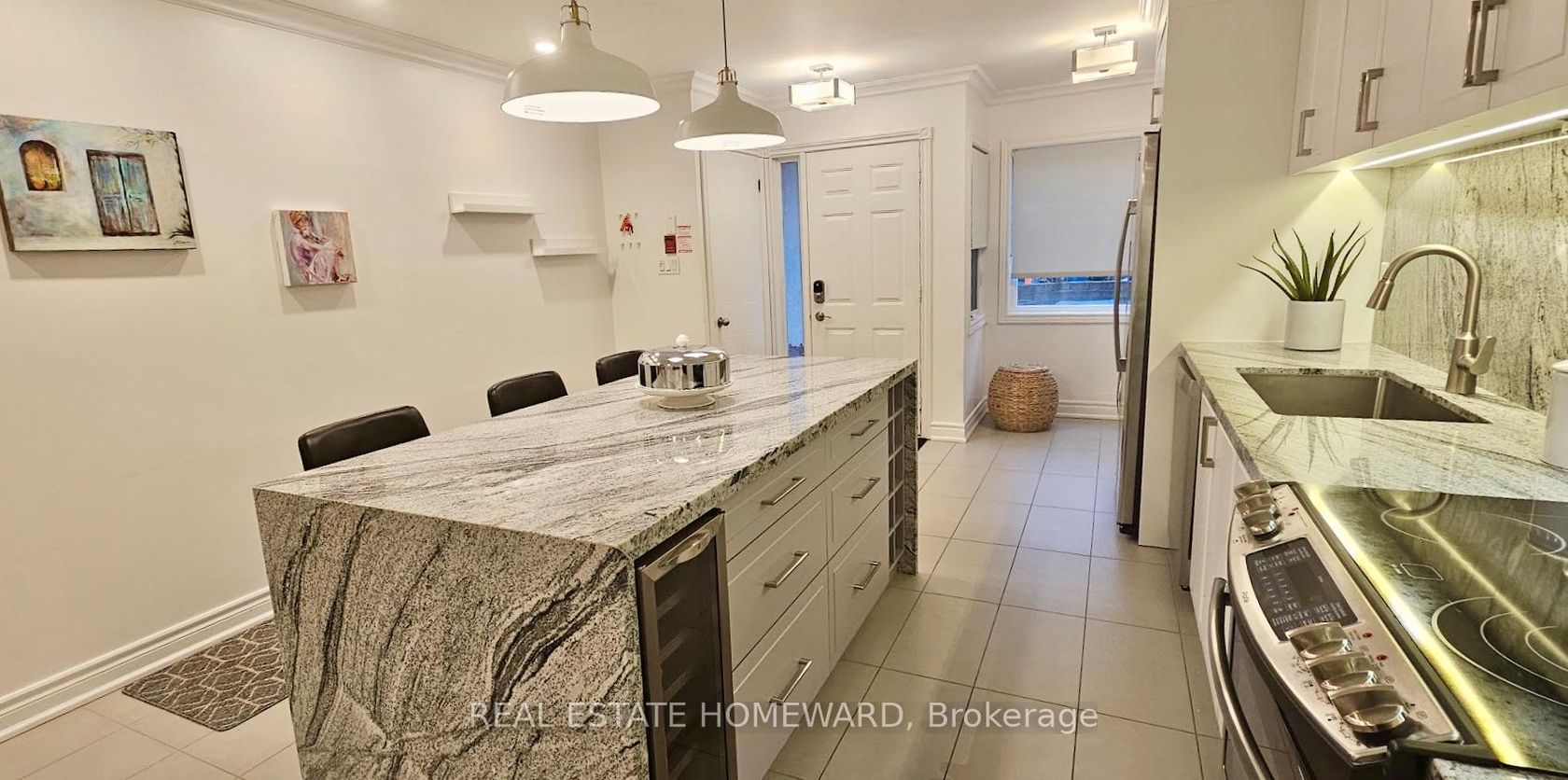 Photo 6 at 5 - 122 Glen Manor Drive, The Beaches, Toronto Photo 6 at 5 - 122 Glen Manor Drive, The Beaches, Toronto