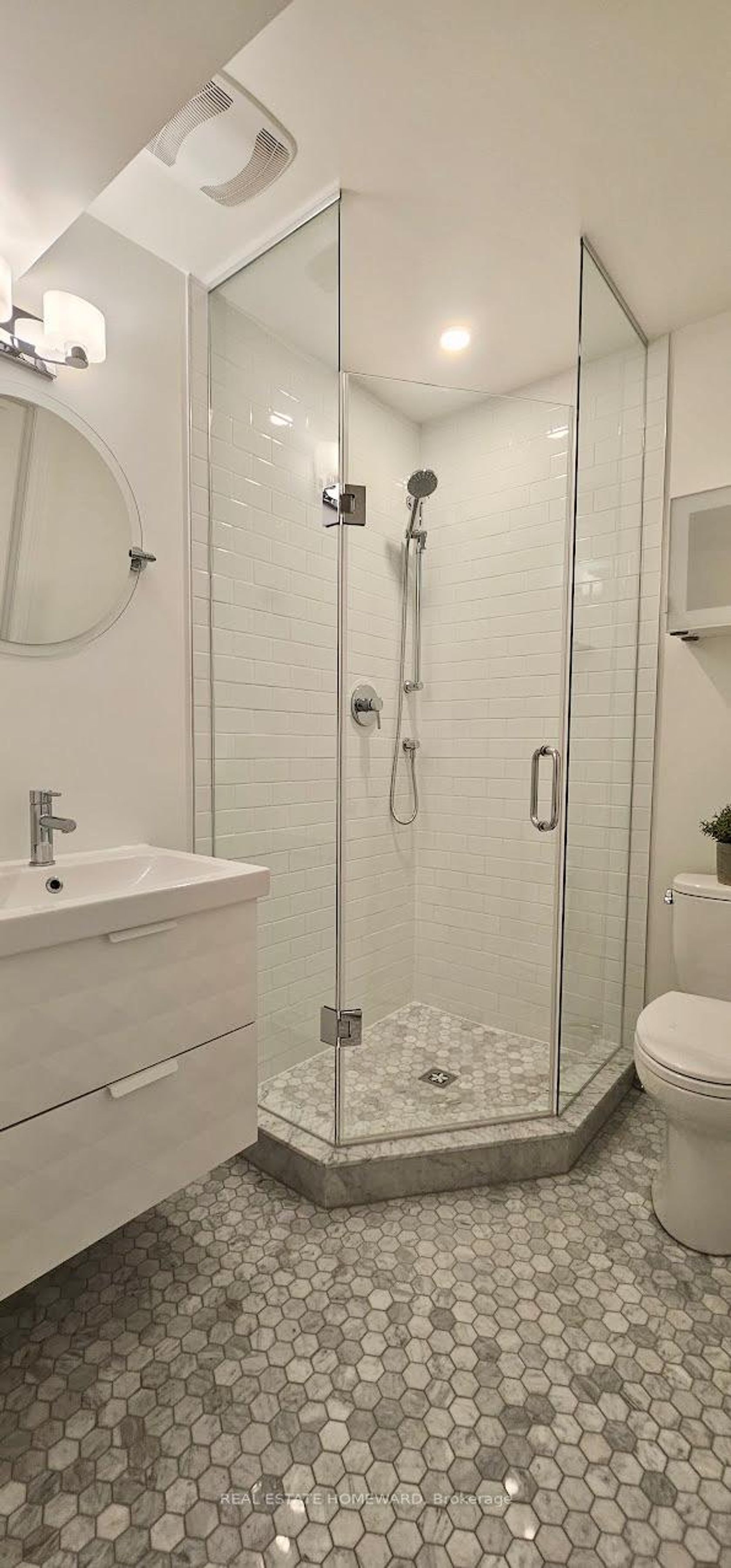 Photo 20 at 5 - 122 Glen Manor Drive, The Beaches, Toronto Photo 20 at 5 - 122 Glen Manor Drive, The Beaches, Toronto