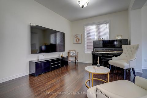 Photo 9 at 106 Milos Road, Jefferson, Richmond Hill