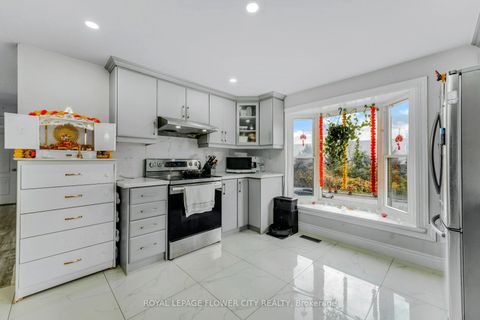 Photo 20 at 210 Edgehill Drive, Letitia Heights, Barrie