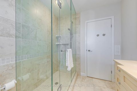 Photo 22 at 42 Winnipeg Road, The Westway, Toronto