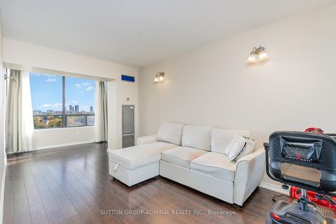 Photo 5 at 807 - 7440 Bathurst Street, Brownridge, Vaughan