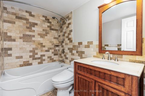 Photo 16 at 807 - 7440 Bathurst Street, Brownridge, Vaughan