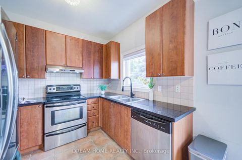 Photo 12 at 172 Tom Taylor Crescent, Summerhill Estates, Newmarket