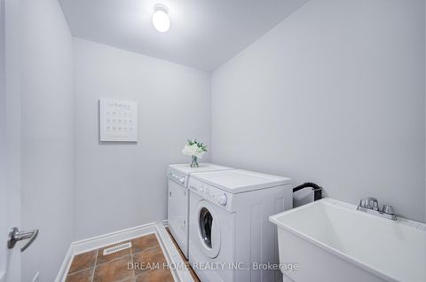 Photo 17 at 172 Tom Taylor Crescent, Summerhill Estates, Newmarket