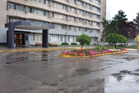 Photo 2 at 2007 - 10 Sunny Glen Way, Flemingdon Park, Toronto