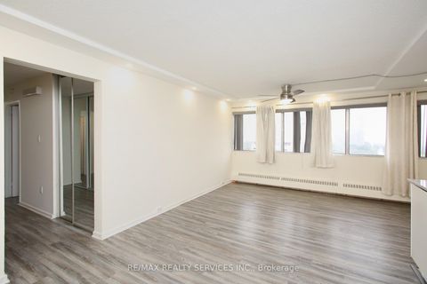 Photo 14 at 2007 - 10 Sunny Glen Way, Flemingdon Park, Toronto