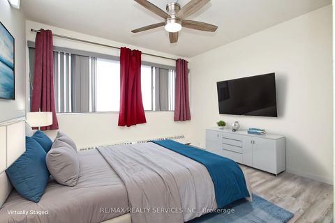 Photo 19 at 2007 - 10 Sunny Glen Way, Flemingdon Park, Toronto