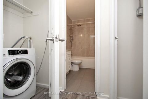 Photo 22 at 2007 - 10 Sunny Glen Way, Flemingdon Park, Toronto