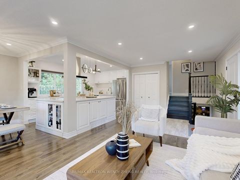 Photo 5 at 164 Kenvale Court, Mill Pond, Richmond Hill