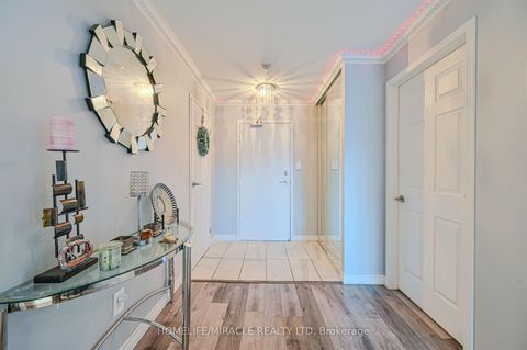 Photo 3 at 511 - 5 Rowntree Road, Jamestown, Toronto