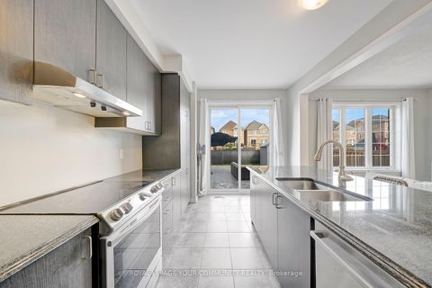 Photo 17 at 14 Faust Ridge, Kleinburg, Vaughan