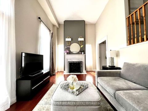 Photo 1 at 74 - 95 Weldrick Road E, Observatory, Richmond Hill