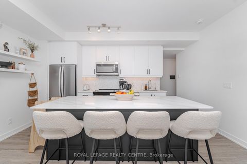 Photo 12 at 810 - 345 Wheat Boom Drive, JM Joshua Meadows, Oakville