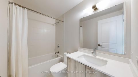 Photo 9 at 716 - 10 Gatineau Drive, Beverley Glen, Vaughan