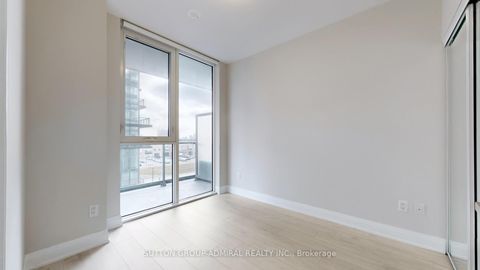 Photo 11 at 716 - 10 Gatineau Drive, Beverley Glen, Vaughan