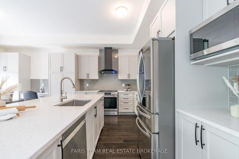 Photo 7 at 1425 Blackmore Street, Alcona, Innisfil