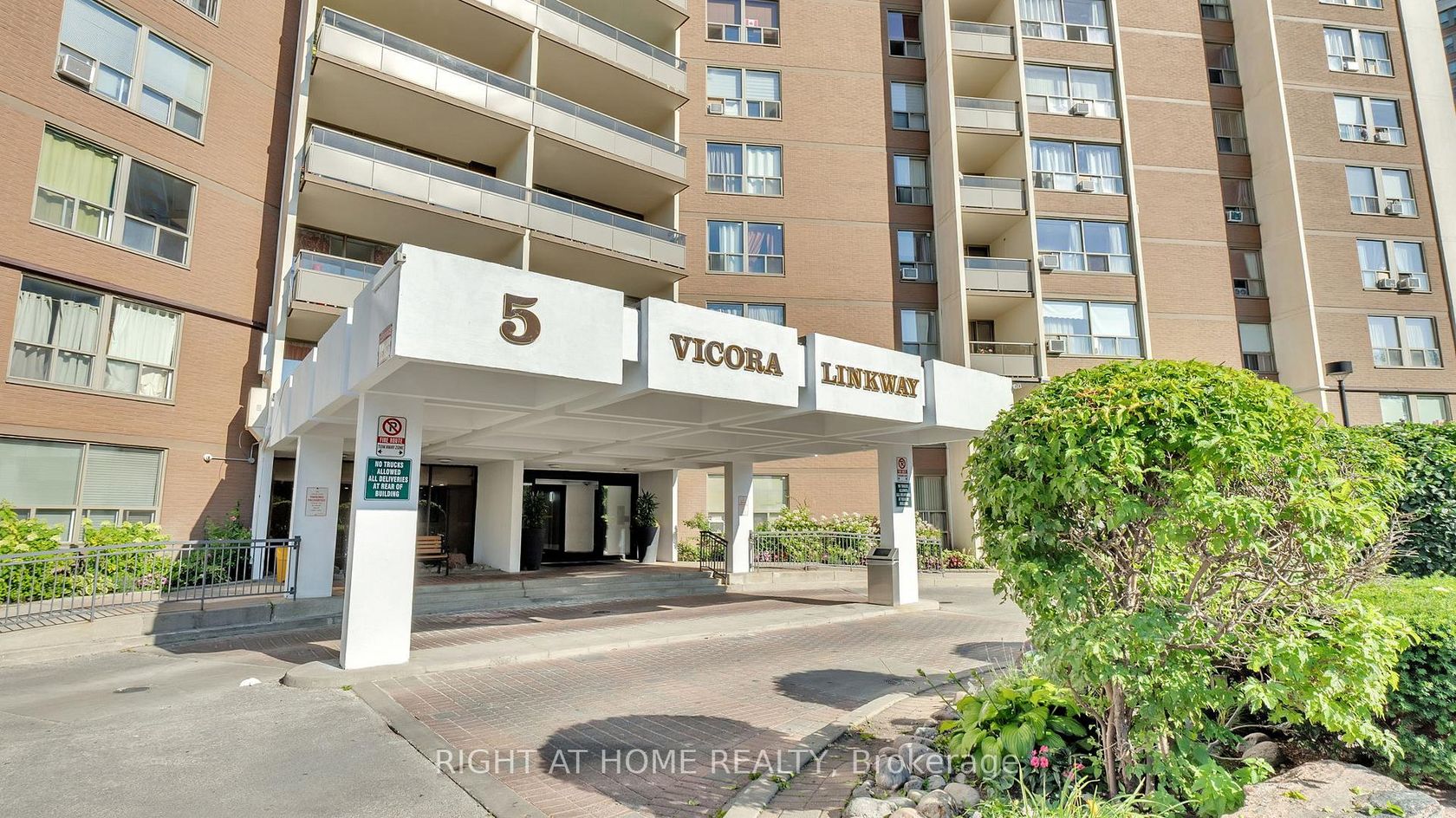 505 - 5 Vicora Linkway Way, Flemingdon Park, Toronto 