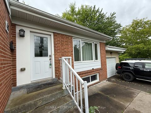 Photo 3 at 47 Haileybury Drive, Bendale, Toronto