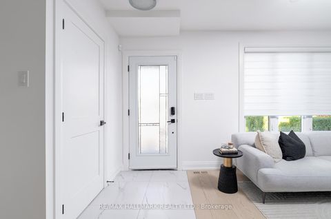 Photo 3 at 3 Thyra Avenue, East York, Toronto