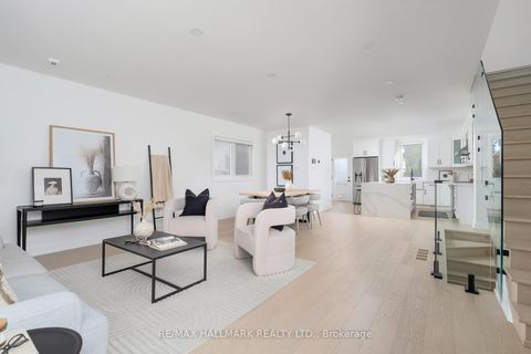 Photo 4 at 3 Thyra Avenue, East York, Toronto