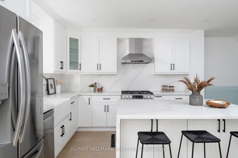 Photo 16 at 3 Thyra Avenue, East York, Toronto