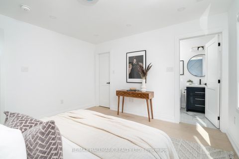 Photo 21 at 3 Thyra Avenue, East York, Toronto