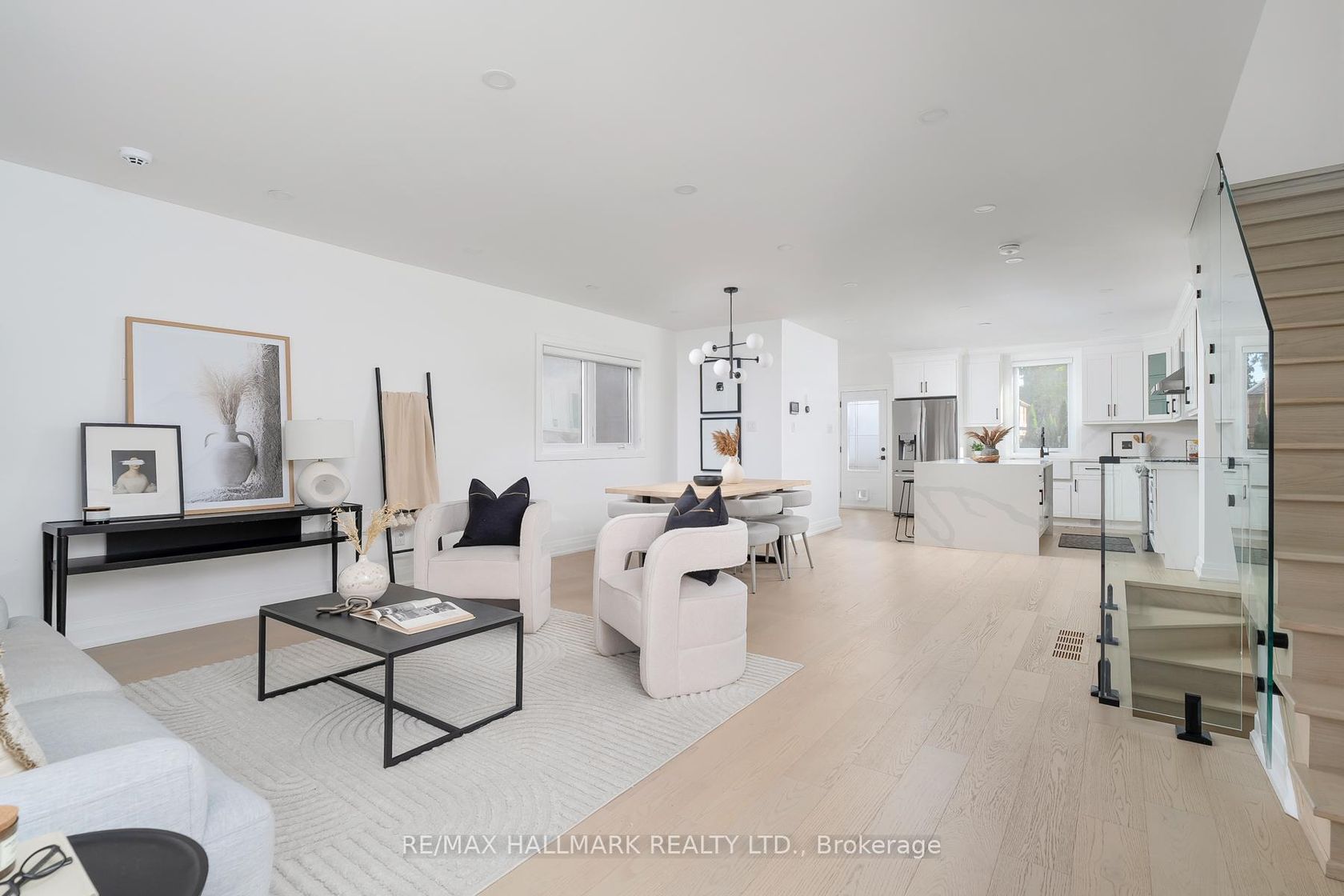 Photo 4 at 3 Thyra Avenue, East York, Toronto Photo 4 at 3 Thyra Avenue, East York, Toronto