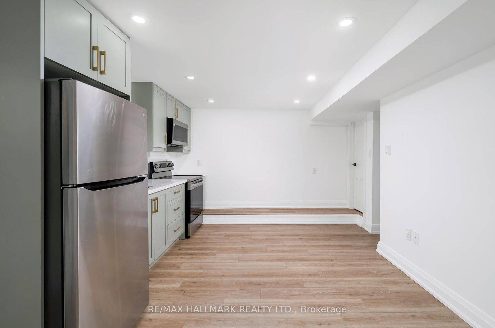 Photo 42 at 3 Thyra Avenue, East York, Toronto Photo 42 at 3 Thyra Avenue, East York, Toronto