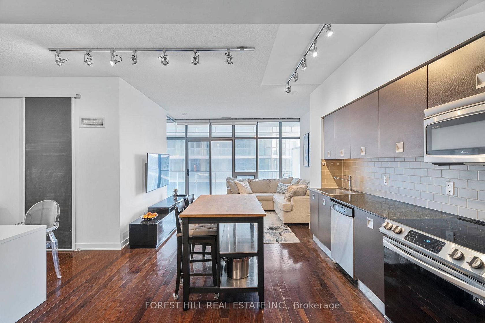 Photo 3 at 1101 - 33 Charles Street, Bay Street Corridor, Toronto Photo 3 at 1101 - 33 Charles Street, Bay Street Corridor, Toronto