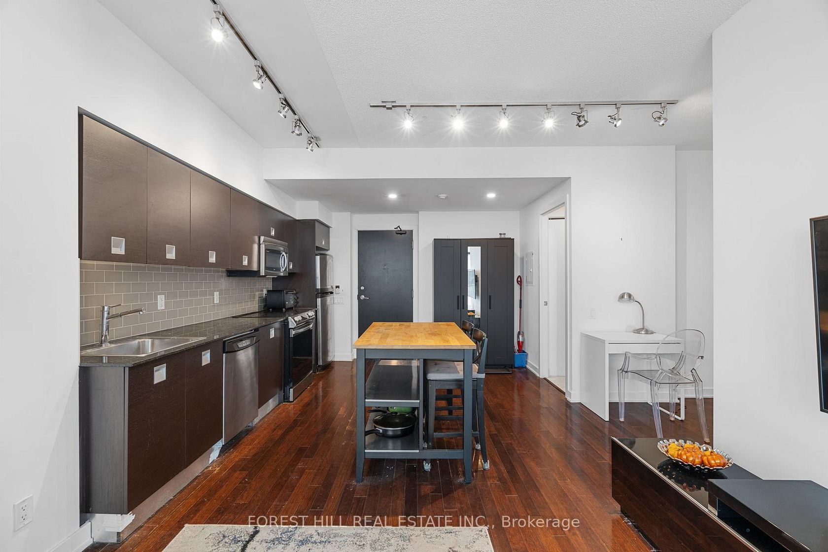 Photo 9 at 1101 - 33 Charles Street, Bay Street Corridor, Toronto Photo 9 at 1101 - 33 Charles Street, Bay Street Corridor, Toronto