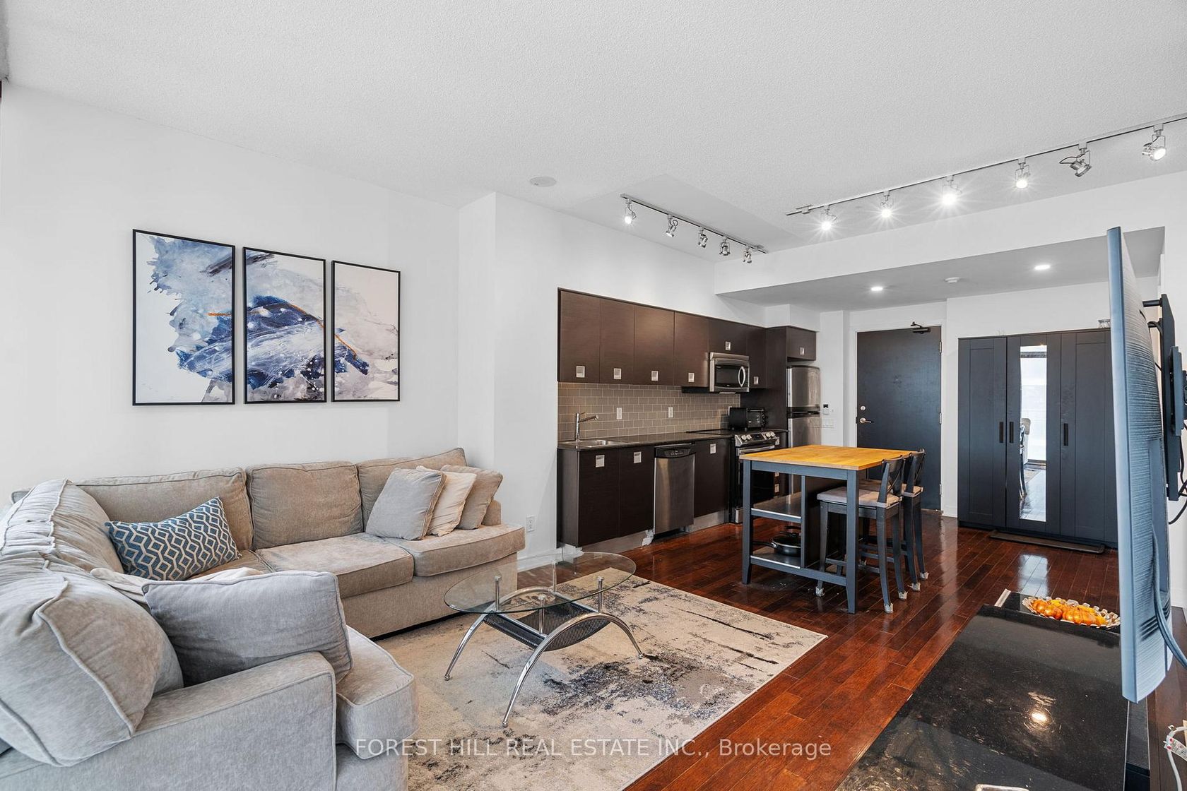 Photo 10 at 1101 - 33 Charles Street, Bay Street Corridor, Toronto Photo 10 at 1101 - 33 Charles Street, Bay Street Corridor, Toronto