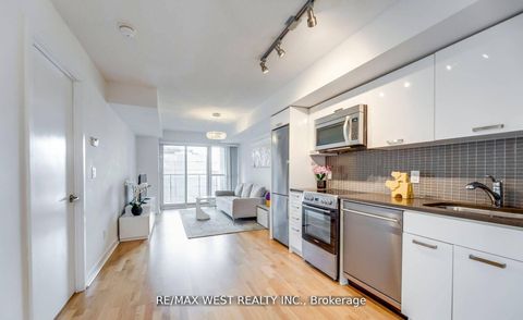 Photo 3 at 802 - 295 Adelaide Street W, Waterfront Communities C1, Toronto