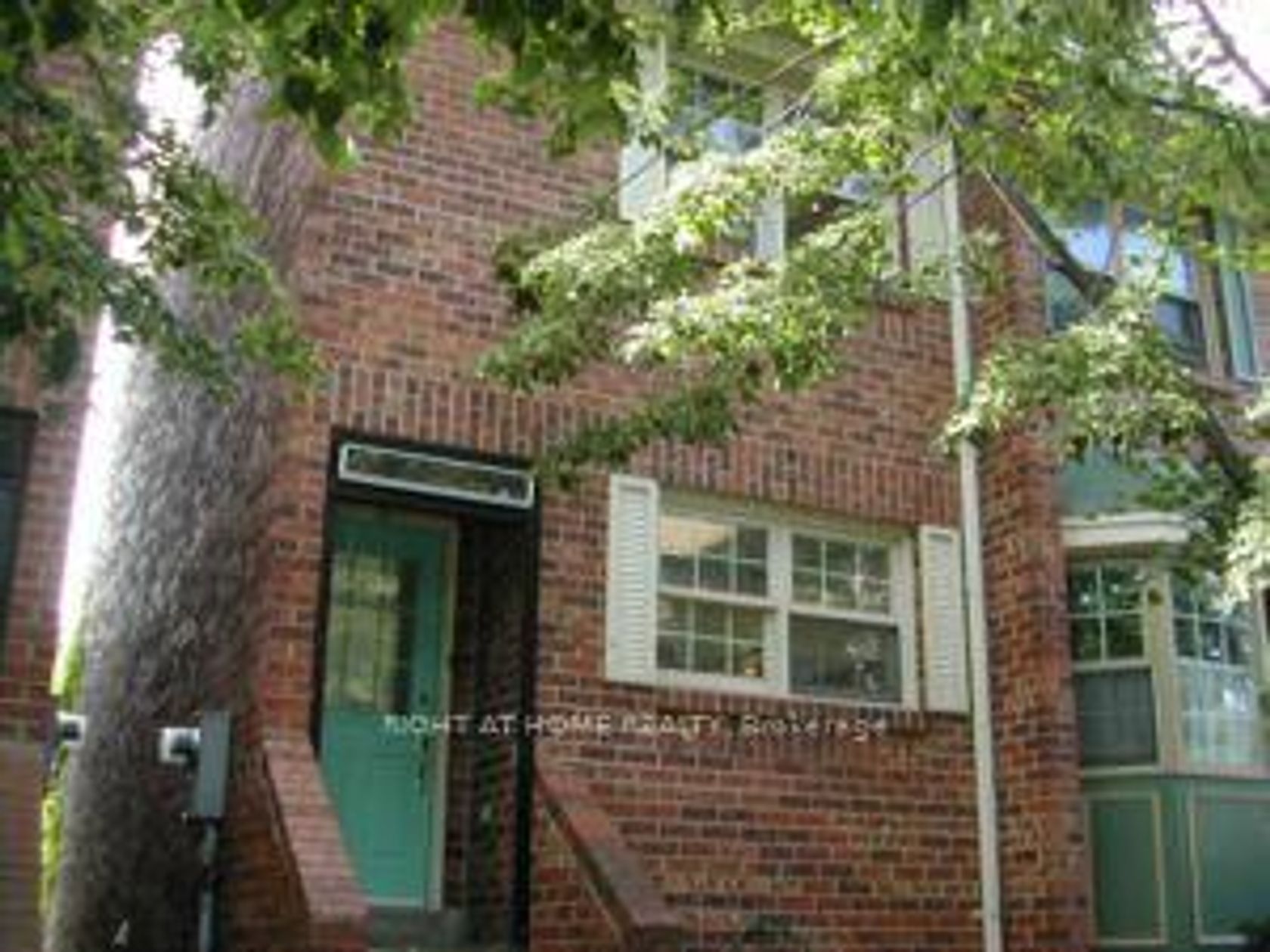 11 Quarry Court, Coxwell, Toronto  by Loree Meneguzzi Real Estate 11 Quarry Court, Coxwell, Toronto