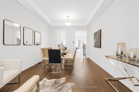 Photo 5 at 27 William Logan Drive, Rural Richmond Hill, Richmond Hill